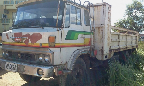 6ล้อกระบะเหล็ก KL340 ปี*2522 รถห้างแท้เดิมๆทั้งคัน เครื่องเดิมสวย เกียร์เดิม คัสซีสวยเอี่ยม เล่มทะเบียนพร้อม..