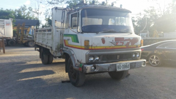 6ล้อกระบะเหล็ก KL340 ปี*2522 รถห้างแท้เดิมๆทั้งคัน เครื่องเดิมสวย เกียร์เดิม คัสซีสวยเอี่ยม เล่มทะเบียนพร้อม..