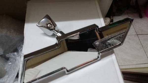 --ขายกระจกติดรถคลาสสิค หลายแบบครับ --ขายกระจกติดรถคลาสสิค หลายแบบครับ