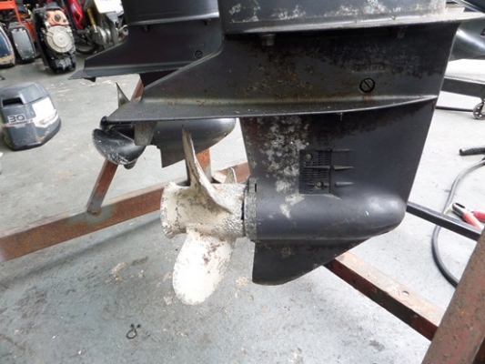 เครื่องเรือYAMAHA 25 แรง  เครื่องติดง่ายเดินดี ( หางผุ )