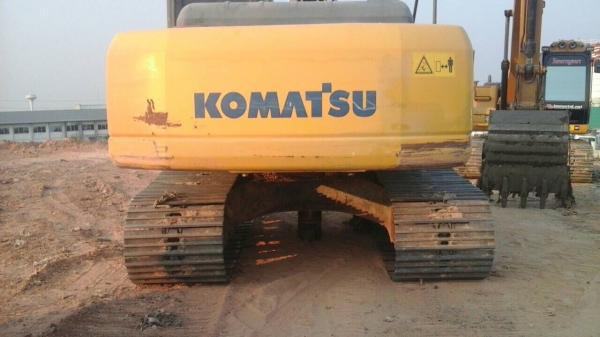 PC200-7 เล่มทะเบียน ปี*2010  ทำงาน8000 ชม นิดๆ เอวแน่นๆไม่ขยับ โซ่เต็ม ช่วงล่างสวย