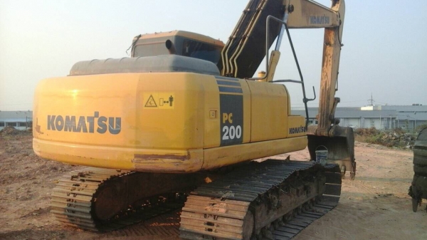 PC200-7 เล่มทะเบียน ปี*2010  ทำงาน8000 ชม นิดๆ เอวแน่นๆไม่ขยับ โซ่เต็ม ช่วงล่างสวย