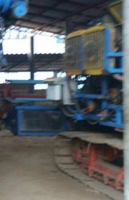 ขายด่วน รถเกี่ยวข้าวสุรชัยการช่าง รถสวยมากๆครับพร้อมทำงานได้เลย เครื่องยนต์ 275 HP JO8C-J5 เทอร์โบ อุ้ม 2.5 ตัน ปั๊มไดกิ้นเบอร์ 23 ช่วงล่างตัวเดิน 12 รถสวยมากครับพร้อมทำงานได้เลยครับ ราคาต่อรองได้ครับ