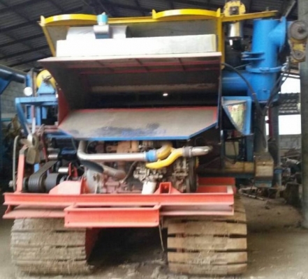 ขายด่วน รถเกี่ยวข้าวสุรชัยการช่าง รถสวยมากๆครับพร้อมทำงานได้เลย เครื่องยนต์ 275 HP JO8C-J5 เทอร์โบ อุ้ม 2.5 ตัน ปั๊มไดกิ้นเบอร์ 23 ช่วงล่างตัวเดิน 12 รถสวยมากครับพร้อมทำงานได้เลยครับ ราคาต่อรองได้ครับ