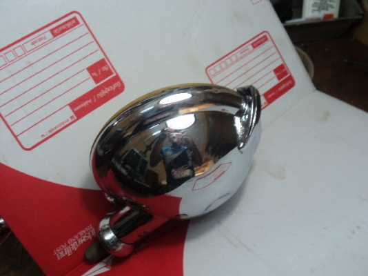 สปอร์ตไลท์ ลูกัส 1000บาทพร้อมส่ง สปอร์ตไลท์ ลูกัส 1000บาทพร้อมส่ง