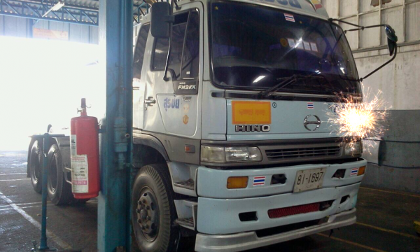 10ล้อหัวลาก2เพลา 260 แรงHINO FM2K ปี*2540รถห้างแท้ สภาพดี พร้อมใช้ สีไม่สวยเท่าไหร่ แต่รถดี รถเดิมๆ  เล่มพร้อม..(ดูหน้าเล่ม)