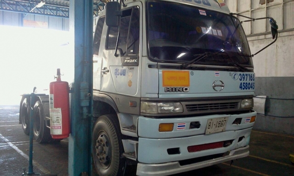 10ล้อหัวลาก2เพลา 260 แรงHINO FM2K ปี*2540รถห้างแท้ สภาพดี พร้อมใช้ สีไม่สวยเท่าไหร่ แต่รถดี รถเดิมๆ  เล่มพร้อม..(ดูหน้าเล่ม)