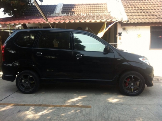 ขาย toyota avanza 2011-1.5s ขายดาวน์ 50,000