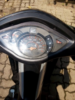 ขายถูก scoopy-iหัวฉีดปี2553รถบ้านราคาประหยัด มีเล่มครบ