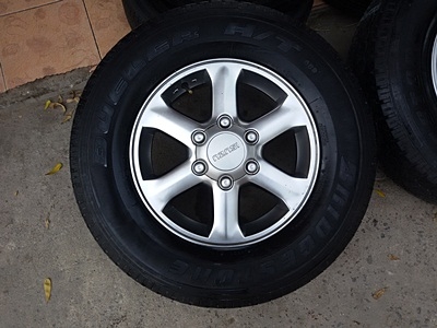 ขายล้อแม็กISUZU GOLD series16 พร้อมยาง245/70/16  4 ล้อ