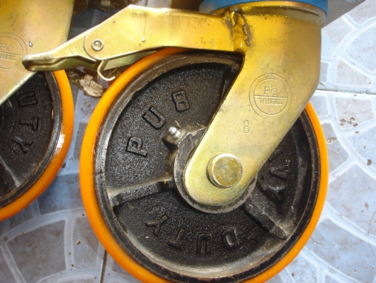 ขายล้อนั่งร้าน ยูริเทนขนาด8นิ้ว pc.wheel มีเบรคทั้4ล้อพร้อมใช้งานเลย