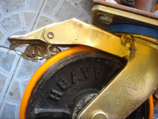 ขายล้อนั่งร้าน ยูริเทนขนาด8นิ้ว pc.wheel มีเบรคทั้4ล้อพร้อมใช้งานเลย