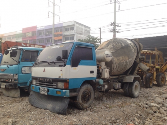 รถปะกอบโม่ปูน6ล้อพร้อมใช่งาน ไม่มีทะเบียน มีแอร รถสวยมาก