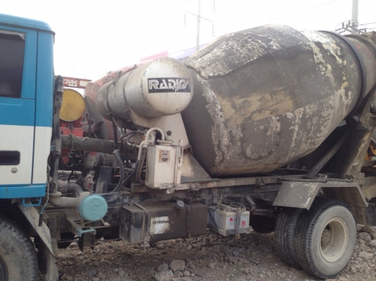 รถปะกอบโม่ปูน6ล้อพร้อมใช่งาน ไม่มีทะเบียน มีแอร รถสวยมาก