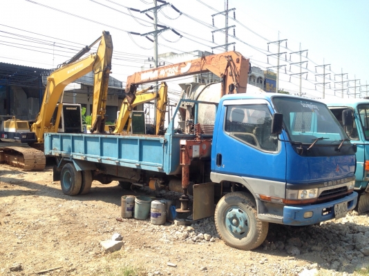 รถปะกอบ6ล้อยาว7เมรตติดเคน2ตันเครื่องอีสุ6สูบ มีทะเบียน