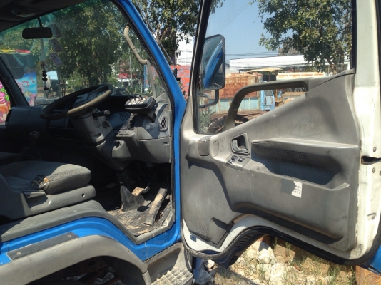 รถปะกอบ6ล้อยาว7เมรตติดเคน2ตันเครื่องอีสุ6สูบ มีทะเบียน