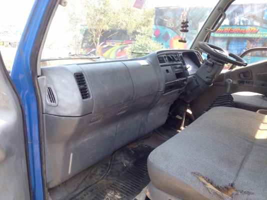 รถปะกอบ6ล้อยาว7เมรตติดเคน2ตันเครื่องอีสุ6สูบ มีทะเบียน