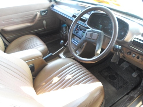 ขายรถเก๋งรุ่นเก่าใช้งานได้ปกติ แอร์เย็น วิ่งดีมาก ยางสวยสีไม่คอยสวยภายในสวยมาก แต่ทะเบียนขาด3-4ปีแล้ว ใช้อยู่วิ่งไม่ใกลดีครับ