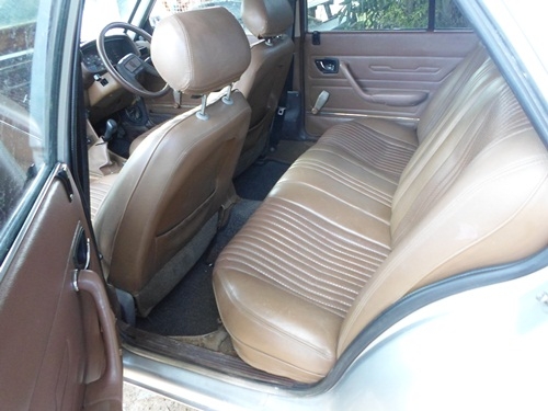 ขายรถเก๋งรุ่นเก่าใช้งานได้ปกติ แอร์เย็น วิ่งดีมาก ยางสวยสีไม่คอยสวยภายในสวยมาก แต่ทะเบียนขาด3-4ปีแล้ว ใช้อยู่วิ่งไม่ใกลดีครับ