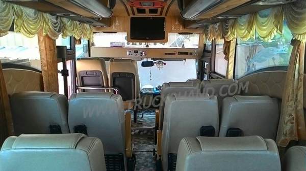 รถบัส ยี่ห้อ ISUZU   195  แรงม้า  ปีจดทะเบียน 2524