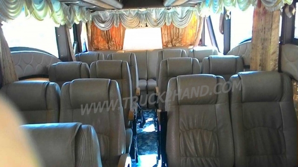 รถบัส ยี่ห้อ ISUZU   195  แรงม้า  ปีจดทะเบียน 2524