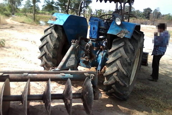 FORD6600**ราคา350,000 บ.ต่อรอง** ขายรถไถเพลาเดียว ยอดนิยม FORD6600 T3 ไอดีกลม ตัวเต็ม เครื่อง/ปั้ม/เกียร์/ท้าย เดิม เครื่องดี สตาร์ทง่าย แน่นดี แรง เกียร์ดีไม่หลุด ปั้มดี แรง ท้ายดี แห้ง ไม่แตกไม่ร้าว ระบบไฮดรอลิก ใช้งานปกติ ไม่รั่ว ไม่ซึม ยางดี4เส้น สภาพ FORD6600**ราคา350,000 บ.ต่อรอง** ขายรถไถเพลาเดียว ยอดนิยม FORD6600 T3 ไอดีกลม ตัวเต็ม เครื่อง/ปั้ม/เกียร์/ท้าย เดิม เครื่องดี สตาร์ทง่าย แน่นดี แรง เกียร์ดีไม่หลุด ปั้มดี แรง ท้ายดี แห้ง ไม่แตกไม่ร้าว ระบบไฮดรอลิก ใช้งานปกติ ไม่รั่ว ไม่ซึม ยางดี4เส้น สภาพ