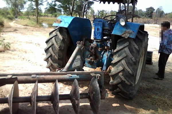 FORD6600**ราคา350,000 บ.ต่อรอง** ขายรถไถเพลาเดียว ยอดนิยม FORD6600 T3 ไอดีกลม ตัวเต็ม เครื่อง/ปั้ม/เกียร์/ท้าย เดิม เครื่องดี สตาร์ทง่าย แน่นดี แรง เกียร์ดีไม่หลุด ปั้มดี แรง ท้ายดี แห้ง ไม่แตกไม่ร้าว ระบบไฮดรอลิก ใช้งานปกติ ไม่รั่ว ไม่ซึม ยางดี4เส้น สภาพ FORD6600**ราคา350,000 บ.ต่อรอง** ขายรถไถเพลาเดียว ยอดนิยม FORD6600 T3 ไอดีกลม ตัวเต็ม เครื่อง/ปั้ม/เกียร์/ท้าย เดิม เครื่องดี สตาร์ทง่าย แน่นดี แรง เกียร์ดีไม่หลุด ปั้มดี แรง ท้ายดี แห้ง ไม่แตกไม่ร้าว ระบบไฮดรอลิก ใช้งานปกติ ไม่รั่ว ไม่ซึม ยางดี4เส้น สภาพ