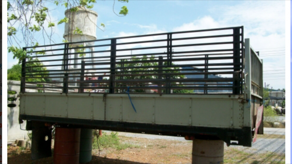 ขายคอกเหล็กใส่หกล้อ ยาว 5 เมตร สูง 1.5 เมตร เหล็กหนาแข็งแรงมาก