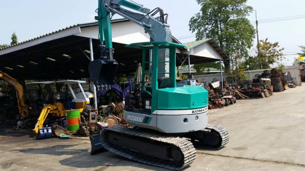 ขาย รถขุด KOMATSU รุ่น PC50UU-1- นำเข้ามือสองญี่ปุ่น เช็คสภาพแล้ว อย่างดี มือถือ/LINE ID :0818753444
