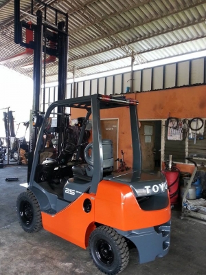 ฟอล์คลิฟต์ 2.5 ตัน  TOYOTA 8FD25  รถปี 2008 รถนอกเก่าญี่ปุ่น