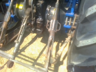 ขายรถไถFORD  NEWHOLLAND รุ่นTS90รถ กรองใหญ่สนใจ0810076640