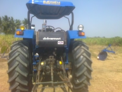 ขายรถไถFORD  NEWHOLLAND รุ่นTS90รถ กรองใหญ่สนใจ0810076640