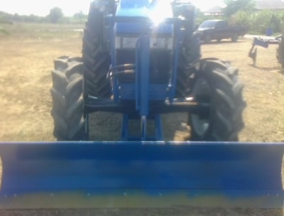 ขายรถไถFORD  NEWHOLLAND รุ่นTS90รถ กรองใหญ่สนใจ0810076640