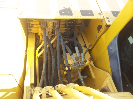 KOMATSU PC200-8 รถเดิมๆสวยๆพร้อมใช้เอกสารพร้อมโอน KOMATSU PC200-8 รถเดิมๆสวยๆพร้อมใช้เอกสารพร้อมโอน