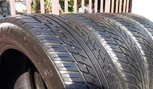 ยาง,225-55-17 MAXXIS MA-V1 ดอกหนาปี12แก่ๆสี่เส้น 3,500