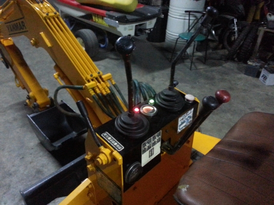 ขายรถขุด Yanmar Yb10 นำเข้าจากประเทศญี่ปุ่น ขายรถขุด Yanmar Yb10 นำเข้าจากประเทศญี่ปุ่น