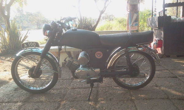 ขาย A100 สภาพหล่อๆ เครื่องวิ่งดี ไม่มีปัญหา (มีเอกสารหน้าเล่ม+ใบซื้อขาย) ค่าตัว 9500 บาท สนใจโทรมาสอบถามได้ครับ 089-8054390 / 083-9008343 โอ๋ อยู่จังหวัด ลพบุรี ++ ฝากติดตามกลุ่มด้วยน่ะครับ ++ ขาย A100 สภาพหล่อๆ เครื่องวิ่งดี ไม่มีปัญหา (มีเอกสารหน้าเล่ม+ใบซื้อขาย) ค่าตัว 9500 บาท สนใจโทรมาสอบถามได้ครับ 089-8054390 / 083-9008343 โอ๋ อยู่จังหวัด ลพบุรี ++ ฝากติดตามกลุ่มด้วยน่ะครับ ++