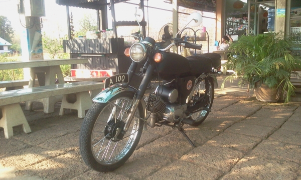 ขาย A100 สภาพหล่อๆ เครื่องวิ่งดี ไม่มีปัญหา (มีเอกสารหน้าเล่ม+ใบซื้อขาย) ค่าตัว 9500 บาท สนใจโทรมาสอบถามได้ครับ 089-8054390 / 083-9008343 โอ๋ อยู่จังหวัด ลพบุรี ++ ฝากติดตามกลุ่มด้วยน่ะครับ ++ ขาย A100 สภาพหล่อๆ เครื่องวิ่งดี ไม่มีปัญหา (มีเอกสารหน้าเล่ม+ใบซื้อขาย) ค่าตัว 9500 บาท สนใจโทรมาสอบถามได้ครับ 089-8054390 / 083-9008343 โอ๋ อยู่จังหวัด ลพบุรี ++ ฝากติดตามกลุ่มด้วยน่ะครับ ++