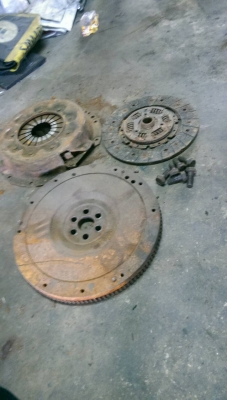 ฟลายวีล+หวีครัช+ผ้าครัช  RB20DET SR20DET ชุดละ1000บาทครับ TEL0890671028อยู่ดอนเมืองครับ