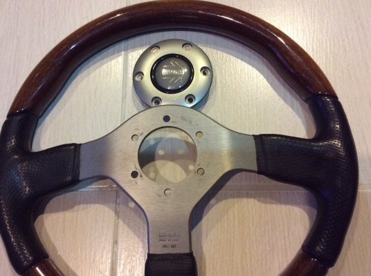 ขายพวงมาลัย momo แท้ ขายพวงมาลัย momo แท้