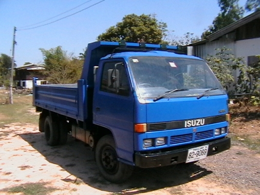 (450,000) isuzu NPR 59LU5Mดั้มพ์เครื่อ4BD1 115 ออกห้าง
