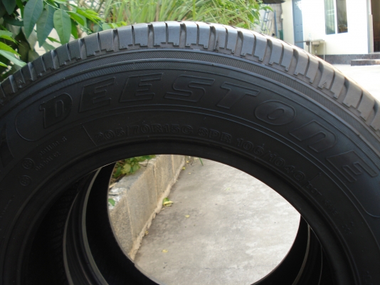 ขายยาง 205-70-15 ดอกหนาๆ 1 คูู่ ขายยาง 205-70-15 ดอกหนาๆ 1 คูู่