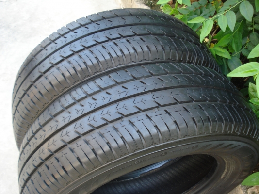 ขายยาง 205-70-15 ดอกหนาๆ 1 คูู่ ขายยาง 205-70-15 ดอกหนาๆ 1 คูู่