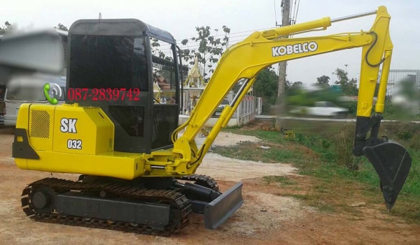 ขายรถแบคโฮ KOBELCO SK 032