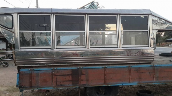 ขายหลังคา กระจกแสตนเลสใส่รถ4ล้อบรรทุก เบาะครบ สภาพพร้อมใช้งานเหล็กดี ขายหลังคา กระจกแสตนเลสใส่รถ4ล้อบรรทุก เบาะครบ สภาพพร้อมใช้งานเหล็กดี