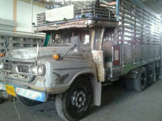 ขาย10ล้อหน้ายาว เพลาเดียวรถวิ่งล่อง สภาพสวย สวย