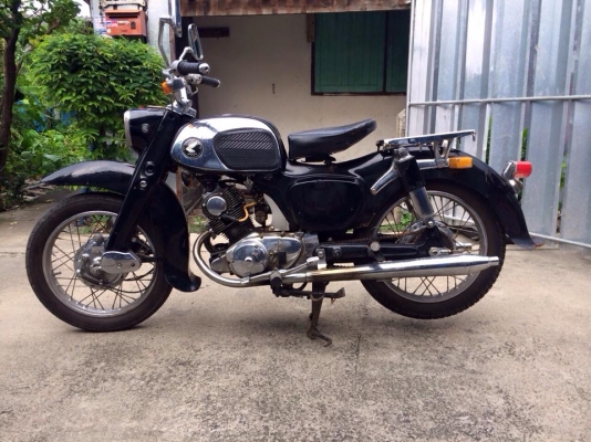 ขาย c95 หลายคัน ครับ 1 คันสีเขียว ทะเบียนเต็มโอน เครื่องดี เดิมแท้เยอะ 75000 2 คันเบาะแยก มีเล่มกระดาษใบเดว เครื่องดี สภาพดี 49000 3 คันสุดท้าย ทะเบียนโอน เต็ม เครื่องดี ของเดิมตามรูป 69000 หรือมีไรมาแลก 0811160919