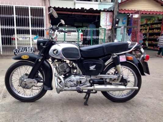 ขาย c95 หลายคัน ครับ 1 คันสีเขียว ทะเบียนเต็มโอน เครื่องดี เดิมแท้เยอะ 75000 2 คันเบาะแยก มีเล่มกระดาษใบเดว เครื่องดี สภาพดี 49000 3 คันสุดท้าย ทะเบียนโอน เต็ม เครื่องดี ของเดิมตามรูป 69000 หรือมีไรมาแลก 0811160919