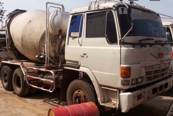 HINO ZM 260 HP EK100 รถโม่ปูน แบบตรง 6 คิว รถสภาพดีมากครับพร้อมใช้งานได้เลย เครื่องยนต์เดิมๆเกียร์เดิมแรงดีไม่เยิ้ม หัวเก๋งไม่ผุภายในคอนโซลครบพร้อม พวงมาลัยเพาเวอร์ ระบบเบรคทริ๊ปฟี้ ช่วงล่างอย่างใหญ่คัชซีไม่บวม เอกสารทะเบียนครบพร้อม ราคาต่อรองได้ครับ