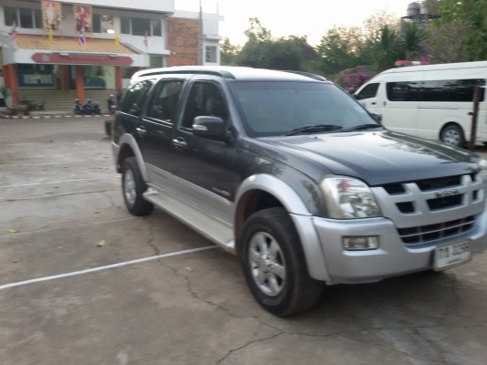 mu-7 3.0 Ddi i-TEQ รถครอบครัว 7ที่นั้ง เอาไปใช้หล่อๆ เทห์ๆ คุ้มแสนคุ้ม ถูกมากๆ 325000